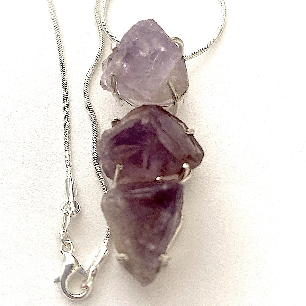 2 inch, natural rough, Amethyst, pendant on silver chain. - Picture 5 of 6